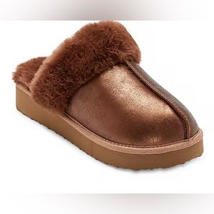 NWT Arizona Tori Womens Bronze Slip-On Slippers